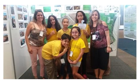 Figura 1: Circuito Distrital de Ciências, premiação trabalho de pesquisa sobre o Parque Canela de Ema em Sobradinho DF, estudantes Brenno Rios, Lara Piton, Giovana Nascimento, Sophia Aguilar e Letícia do Carmo